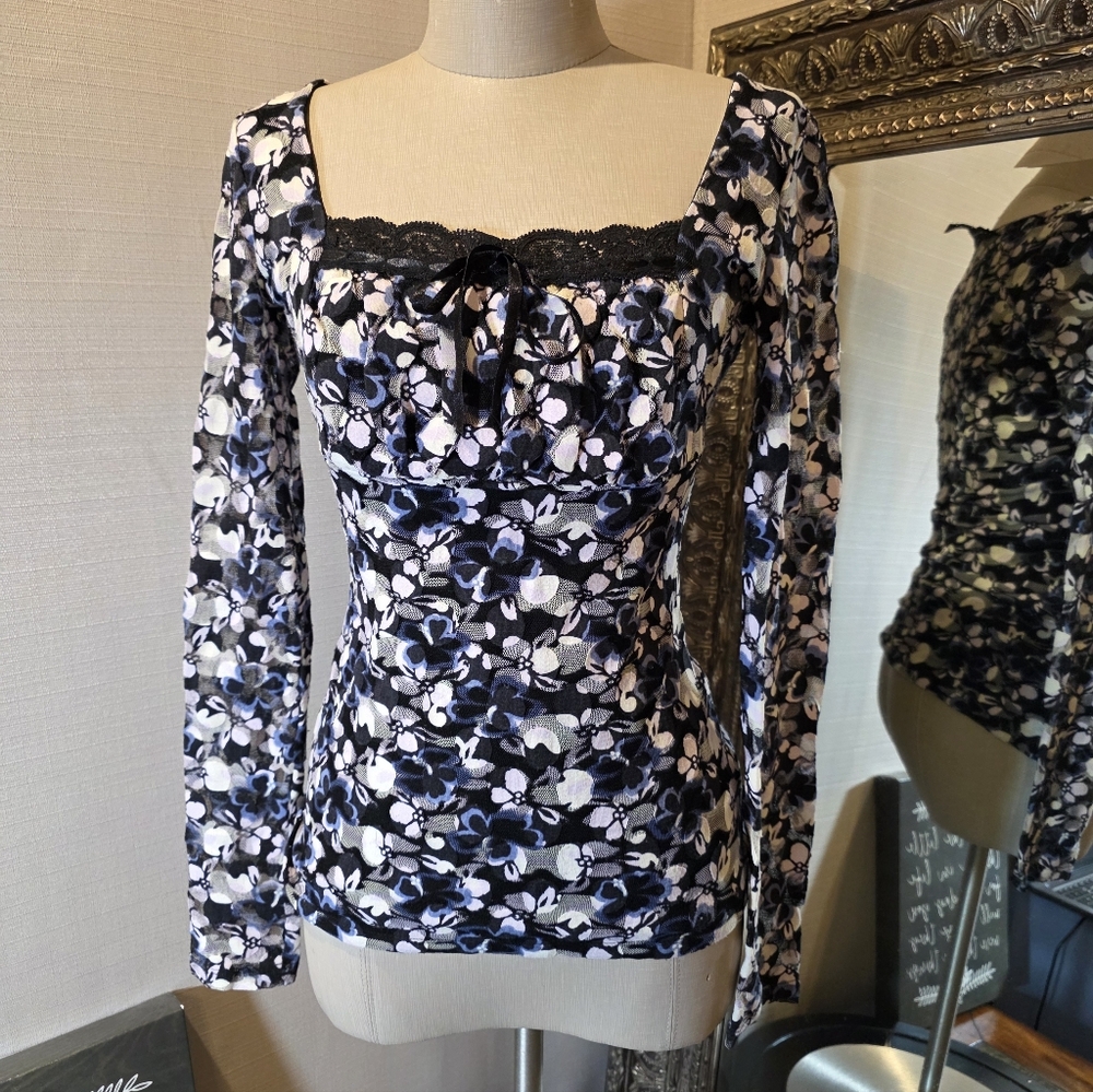 VTG Y2K!  INC International Concepts Black (w/ Blue & White) Floral Blouse. Sz S